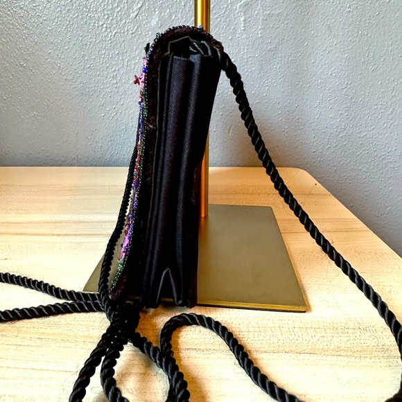 Beautiful velvety sequins Crossbody bag. - Picture 4 of 7